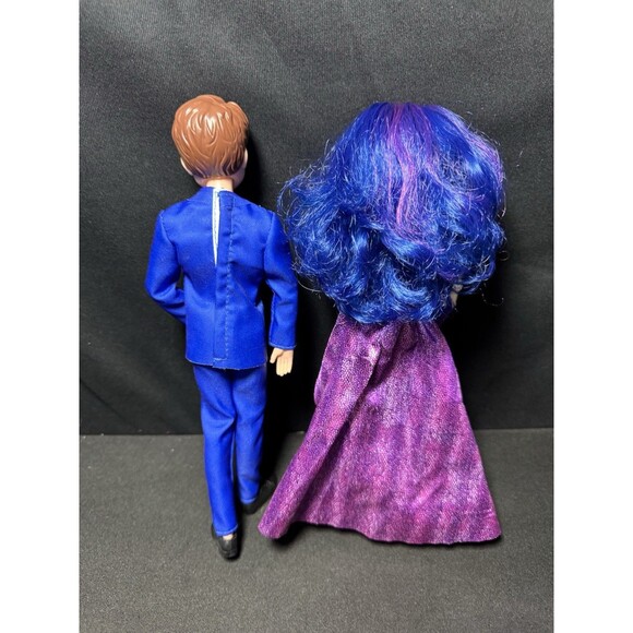Disney Descendants E6042 Royal Couple Engagement 2-Doll Set – GUC – Articulated - Picture 6 of 8